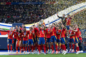 大量球迷围 大量球迷围